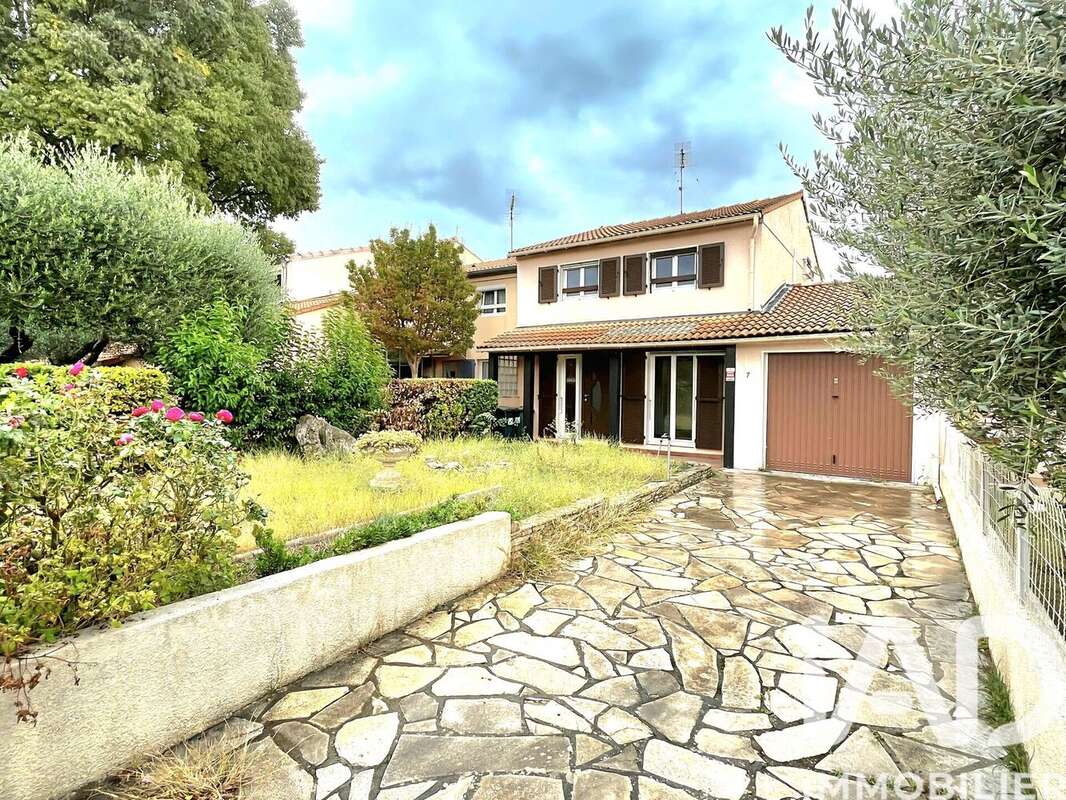 Photo 2 - Maison à NIMES