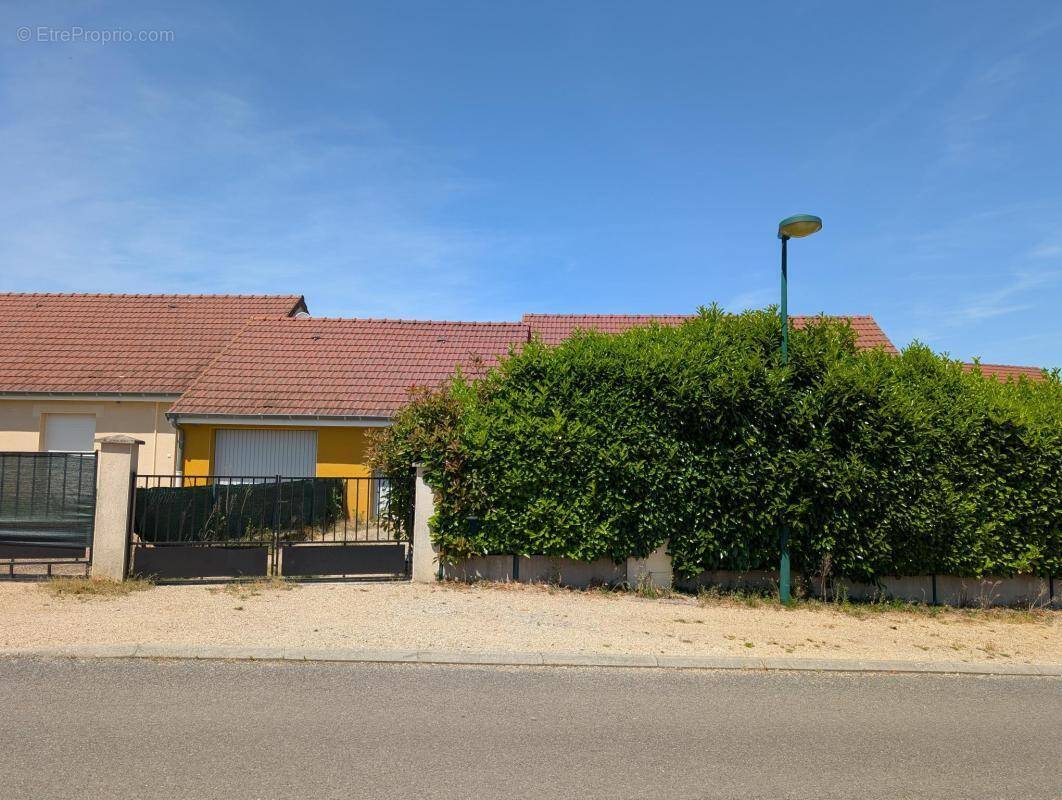 Maison à BRESSOLLES