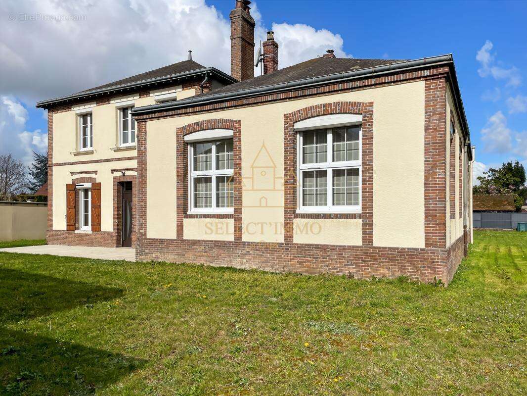 Authentique maison de 237m² rénovée avec goût - photo 4