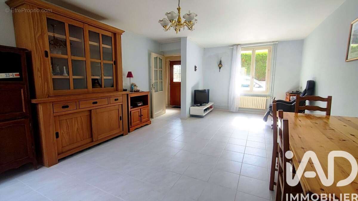 Maison 140 m² à Ezanville  - photo 2