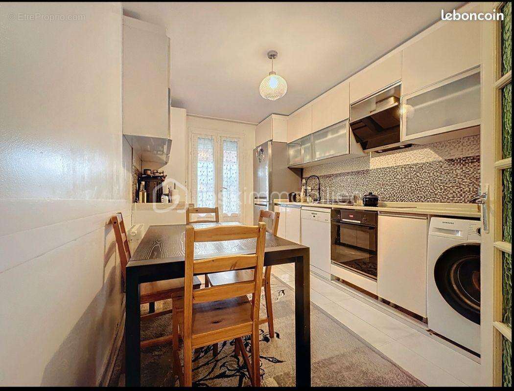 Appartement à SAINTE-GENEVIEVE-DES-BOIS