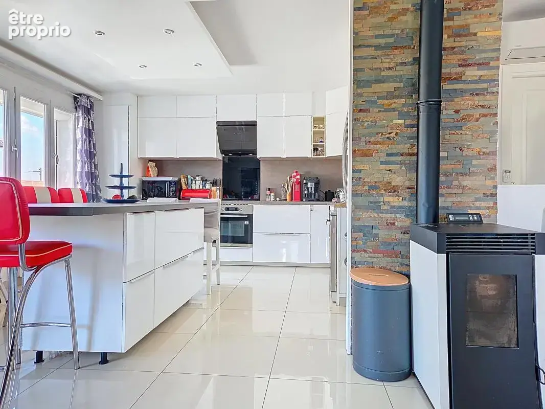 Maison - 5 Chambres - 2 Logements possibles - 2 Garages - Cave - Terrasse - Piscine - photo 6