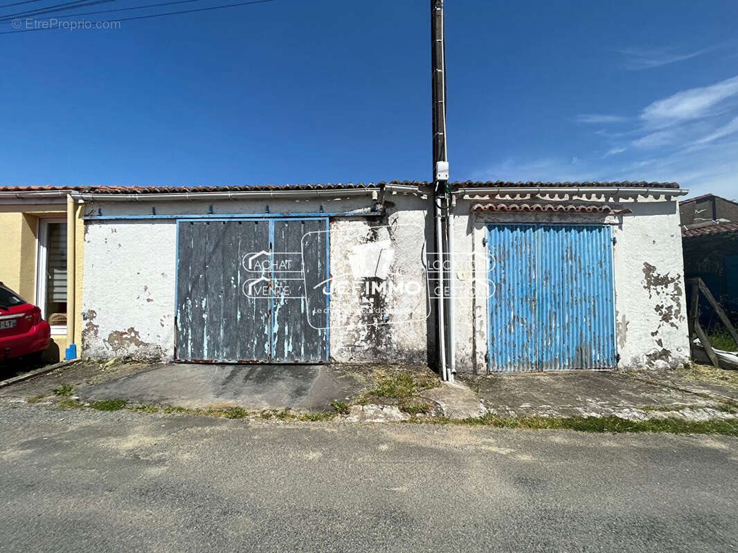 Maison à LA CHAPELLE-BASSE-MER