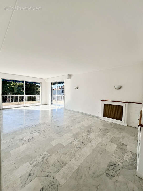 Appartement à LE CANNET