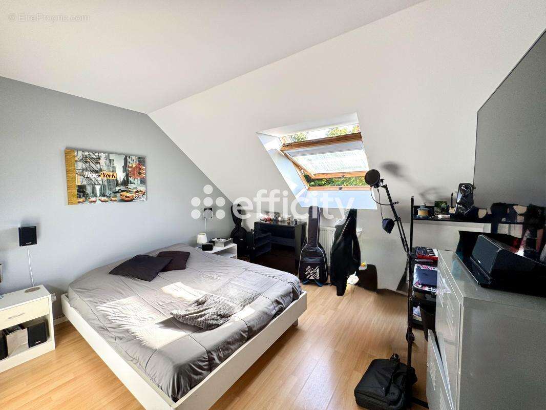 Maison à MAGNY-LE-HONGRE