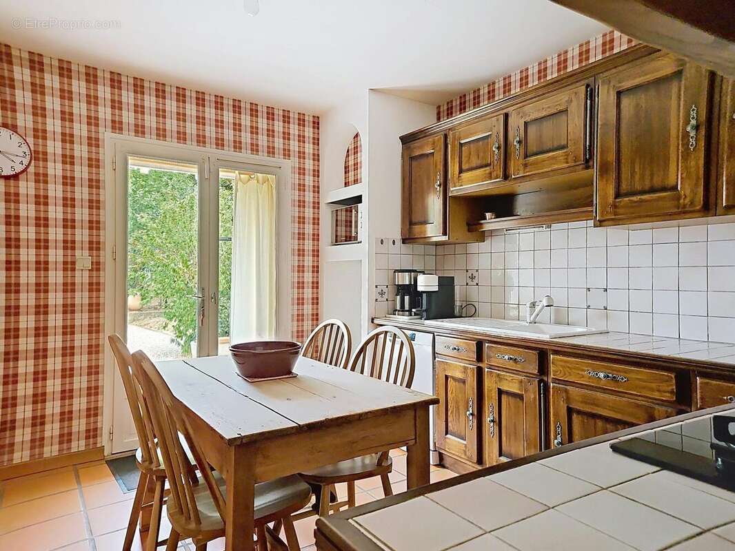 Maison 193 m² à Villeneuve-La-Comptal  - photo 5
