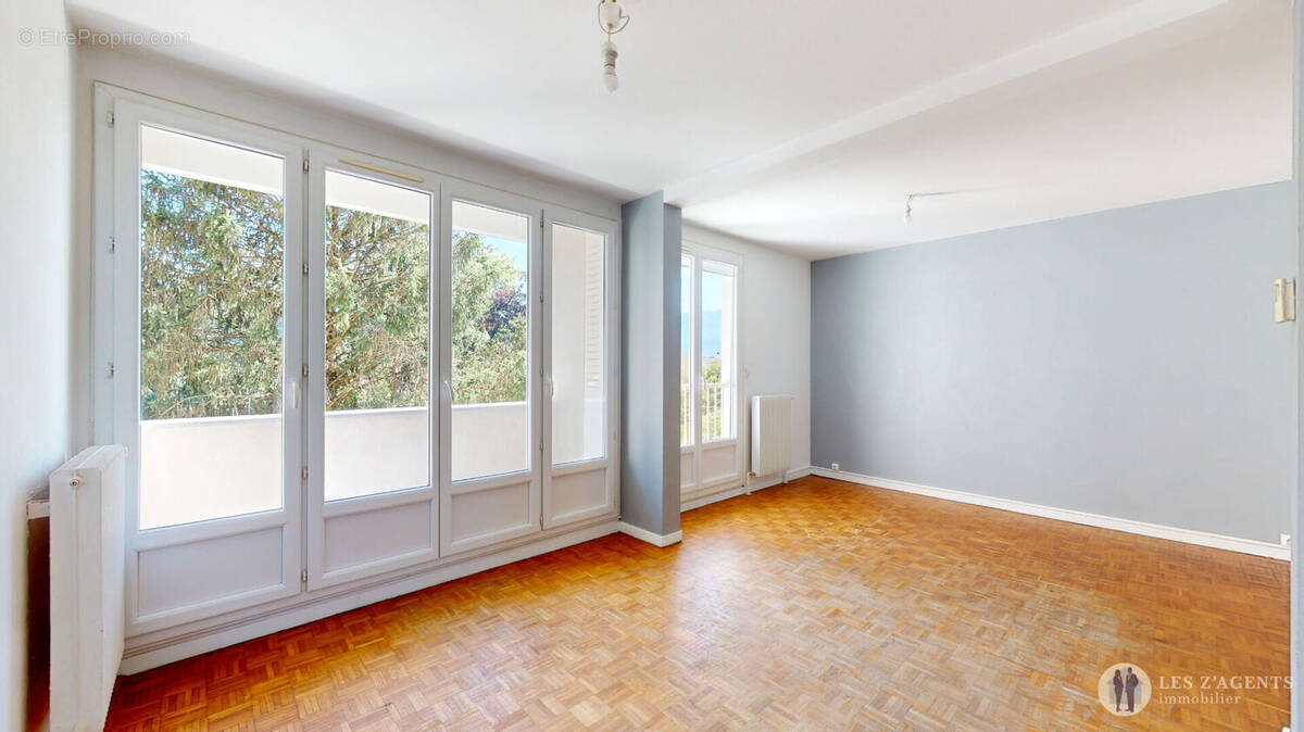 Appartement à SAINT-MARTIN-D'HERES
