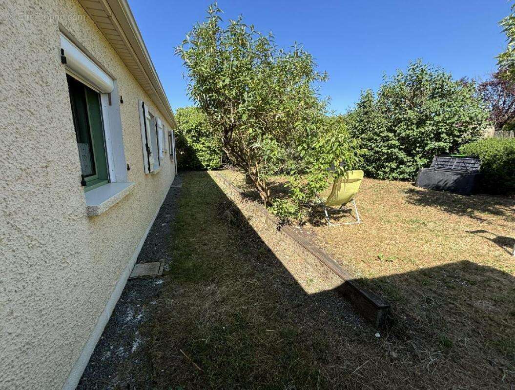 Maison à MAUZE-SUR-LE-MIGNON