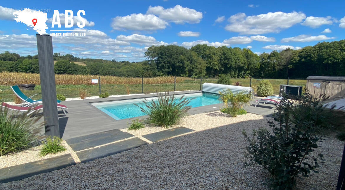 Maison 226 m² à Peaule  - photo 1