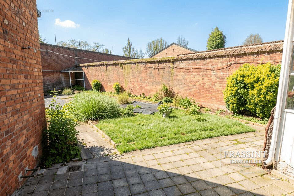 Maison 204 m² à Cambrai  - photo 2