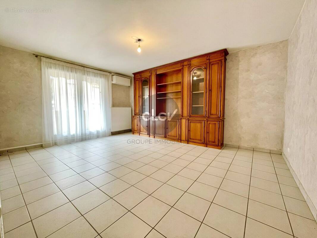 Appartement à FONTAINES-SUR-SAONE