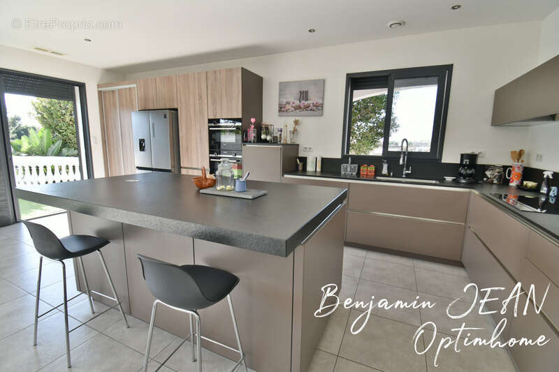 Maison à VILLENEUVE-LES-BEZIERS