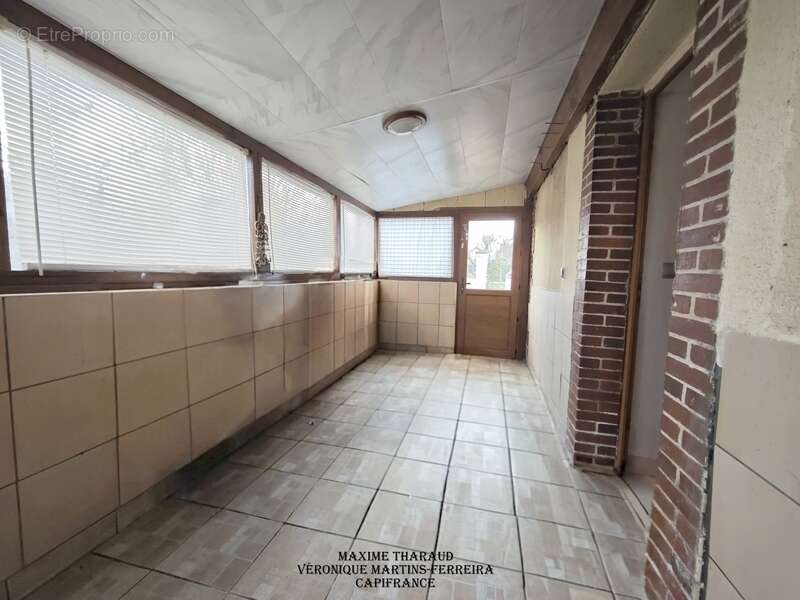 Maison à MARSEILLES-LES-AUBIGNY