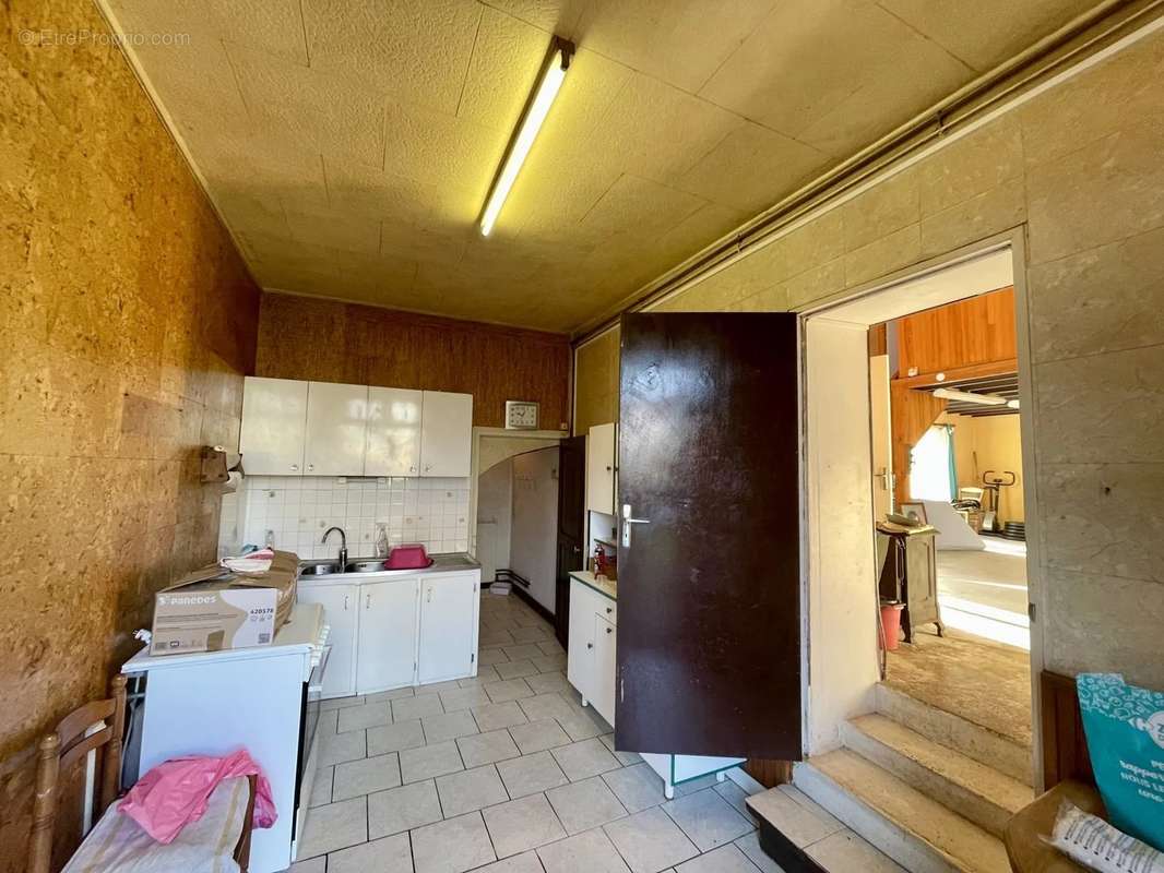 Maison à OUROUX-EN-MORVAN