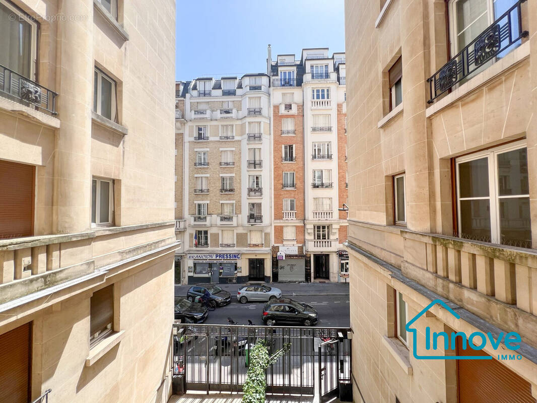 Appartement à PARIS-15E