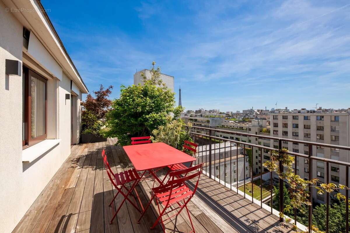 Appartement à PARIS-16E