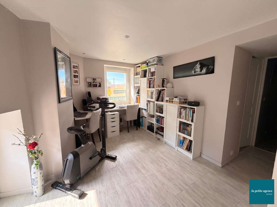 Maison 120 m² à Cresserons  - photo 9