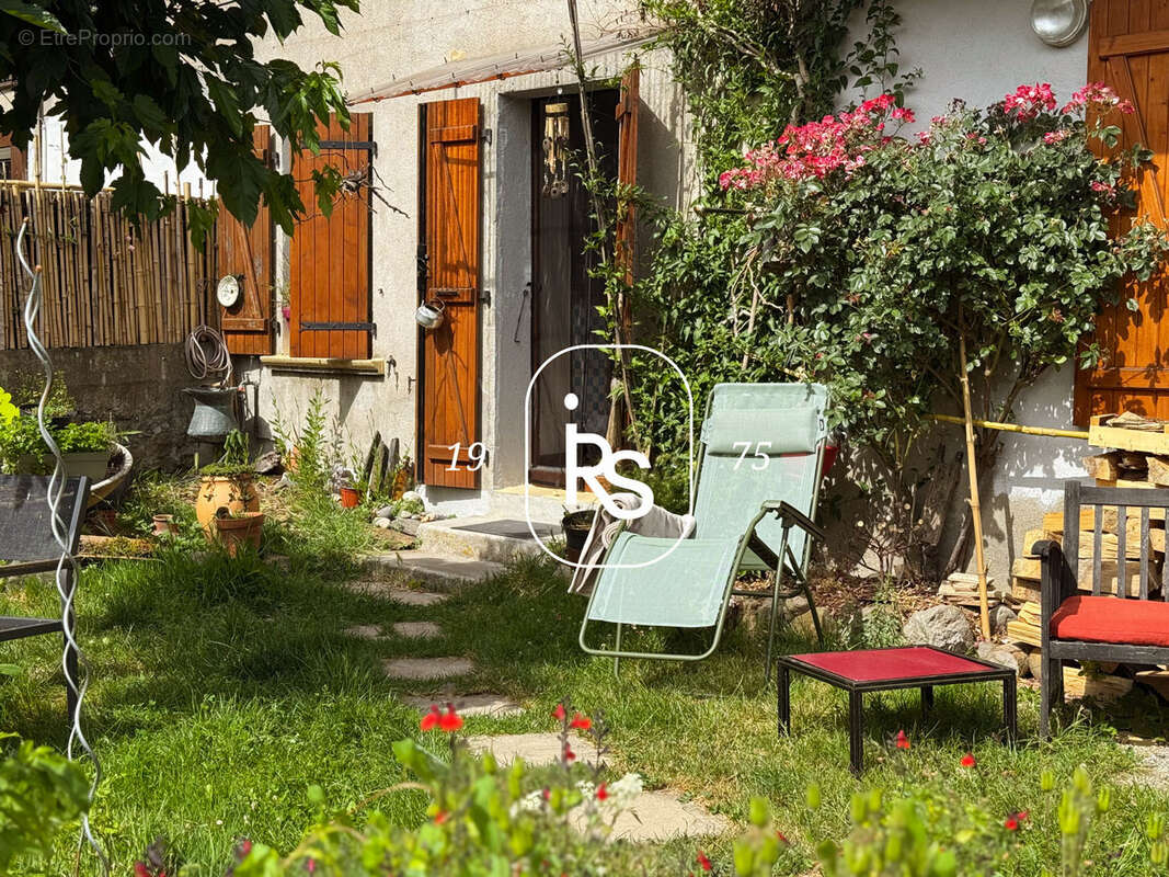 Maison à JAUJAC