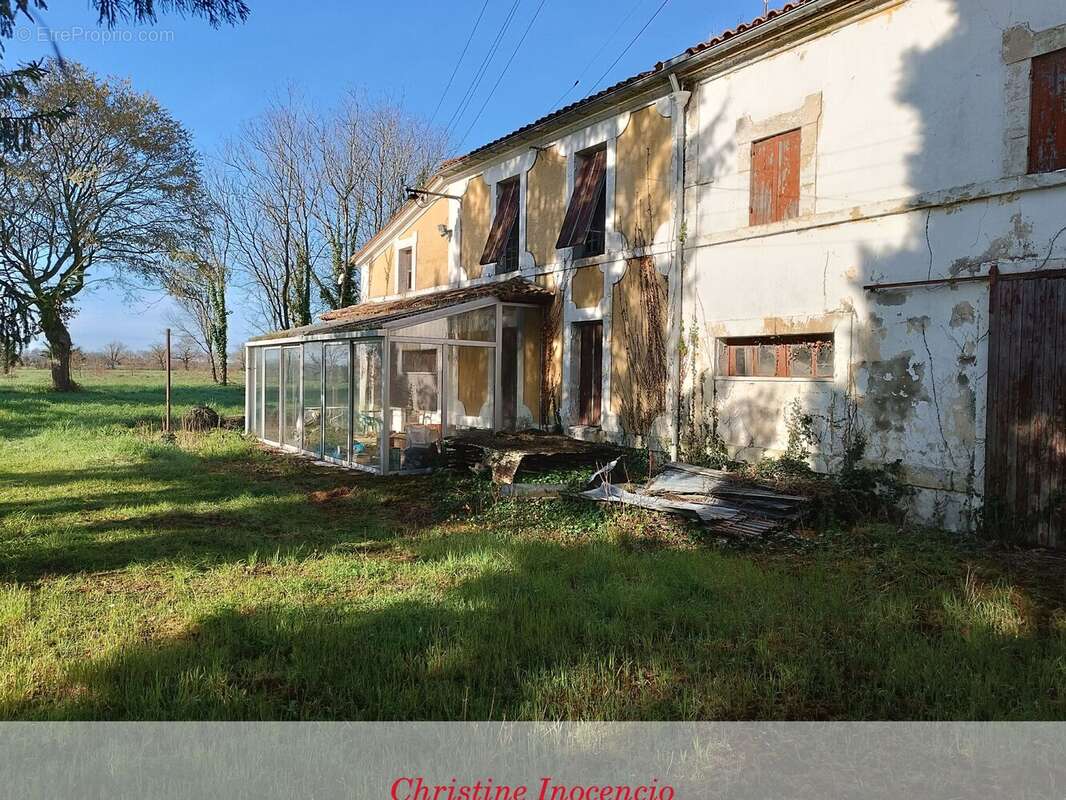 Maison 165 m² à Belluire  - photo 28