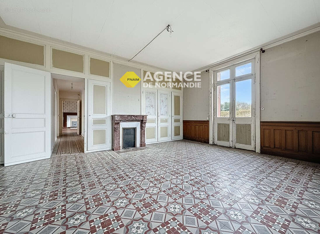 Maison à MONTREUIL-L'ARGILLE