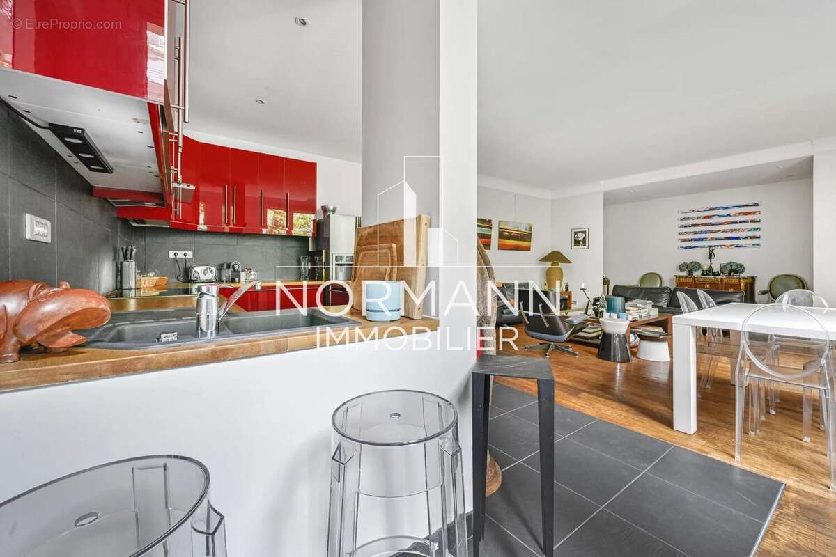 Appartement à PARIS-17E