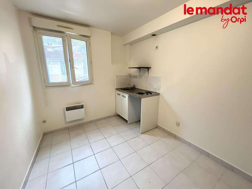 Appartement à JUZIERS