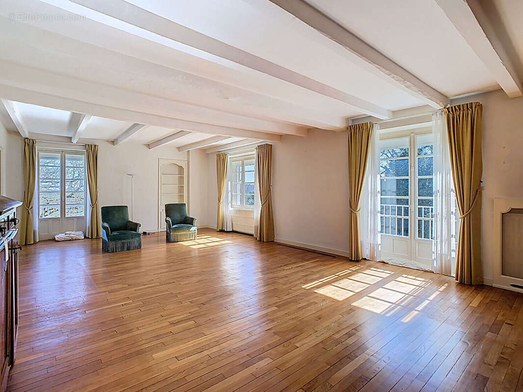 Maison Montigny-le-Roi 10 pièce(s) 355,64 m2 - photo 2