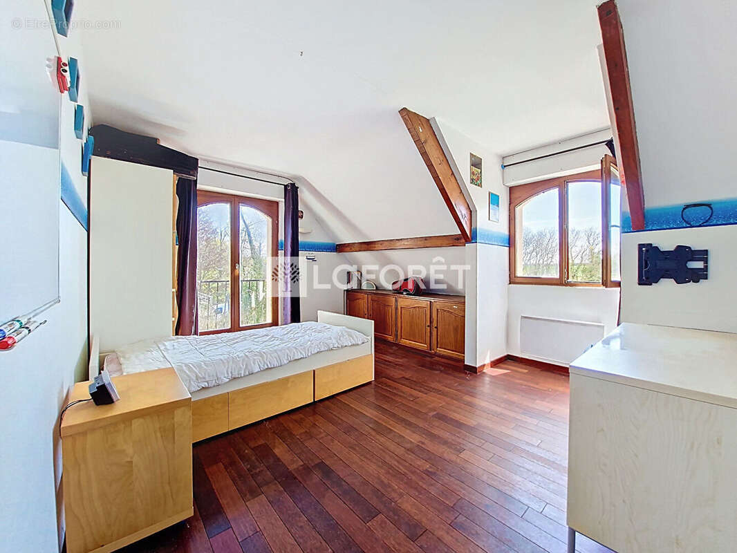 Maison à EVRY-GREGY-SUR-YERRE