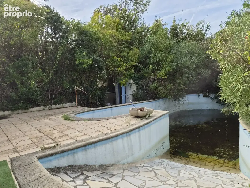 Maison de caractère avec piscine, grand terrain arboré et fort potentiel de valorisation - photo 11