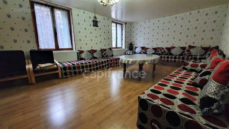 Maison à SAINT-LOUP-SUR-SEMOUSE