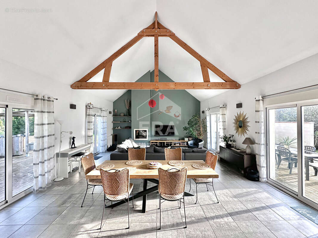 Maison à NANTEAU-SUR-LUNAIN