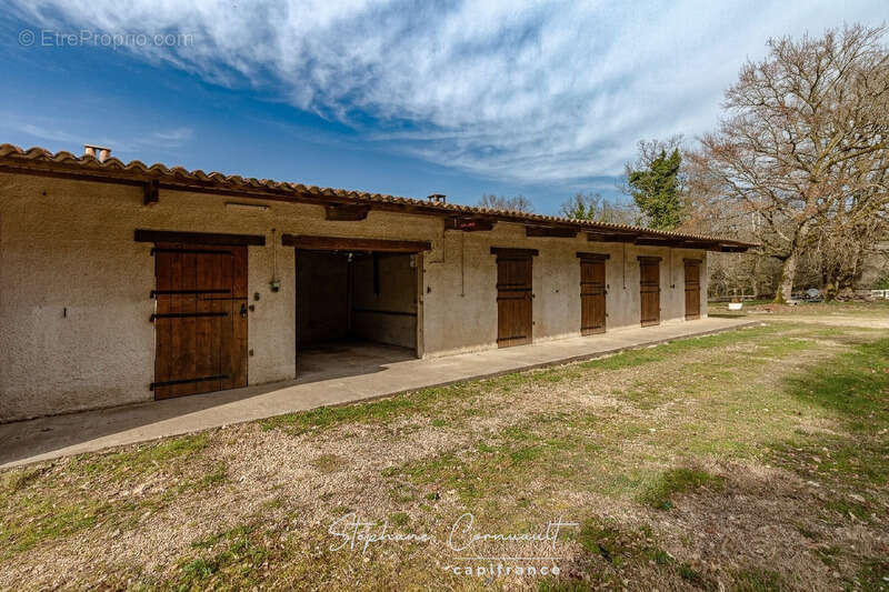 Maison à SAINT-FRONT-DE-PRADOUX