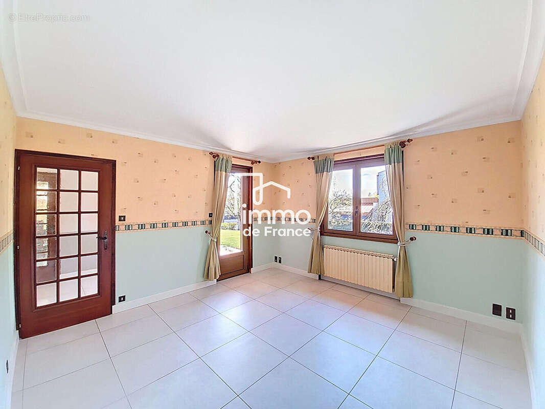 Maison à POLLIAT