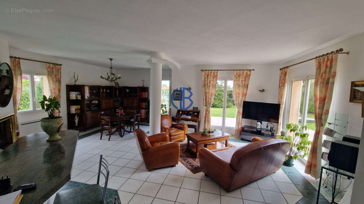 Maison à MONTALIEU-VERCIEU