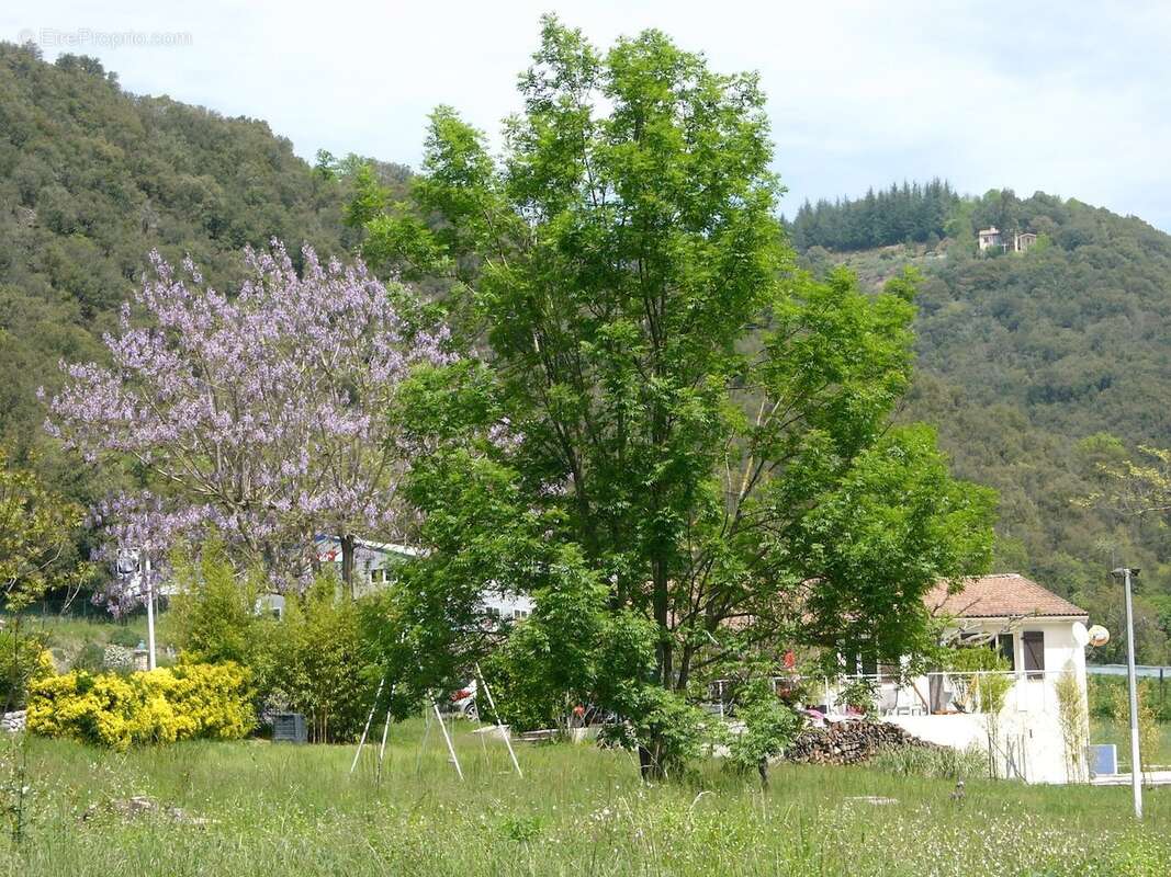 Villa plain pied avec grand terrain et piscine bord ee riviere - photo 5