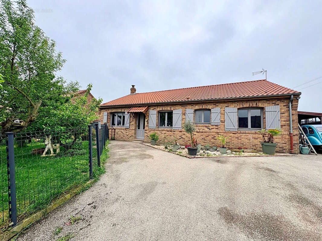 Maison à AVELUY