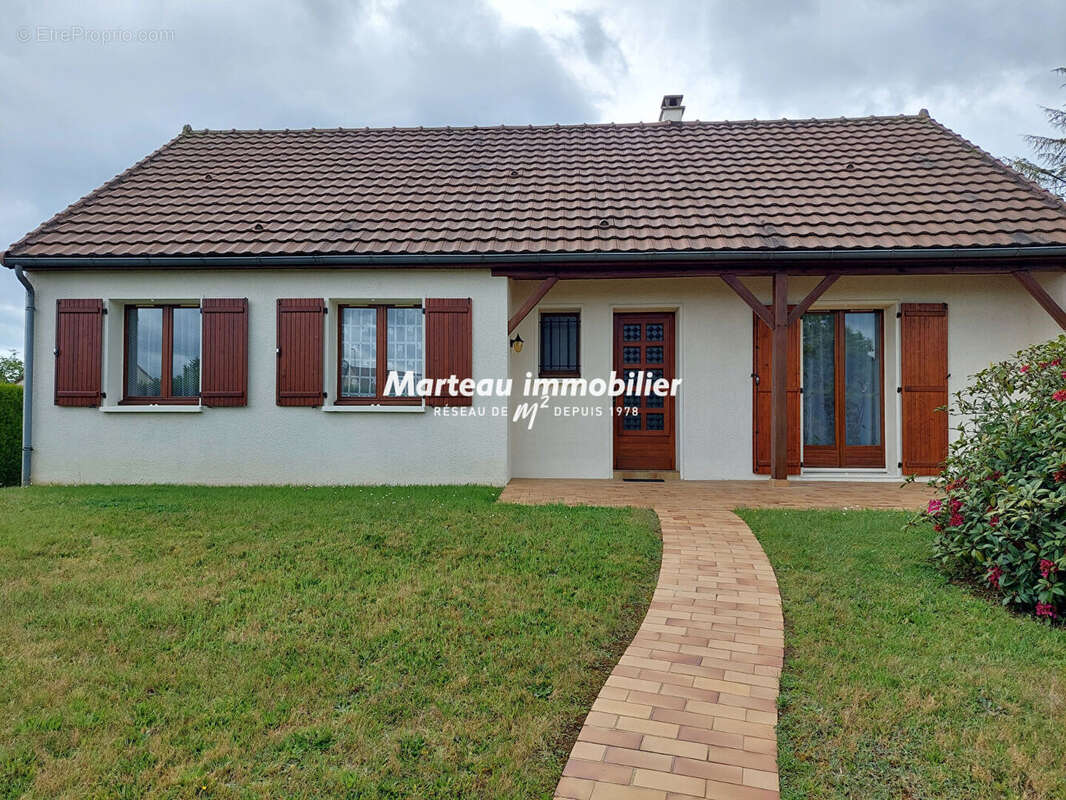 Maison à SAVIGNE-L'EVEQUE