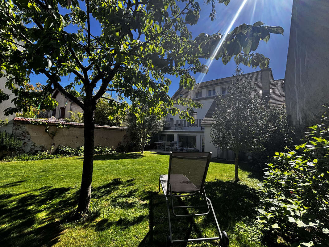 Maison à QUINCY-VOISINS