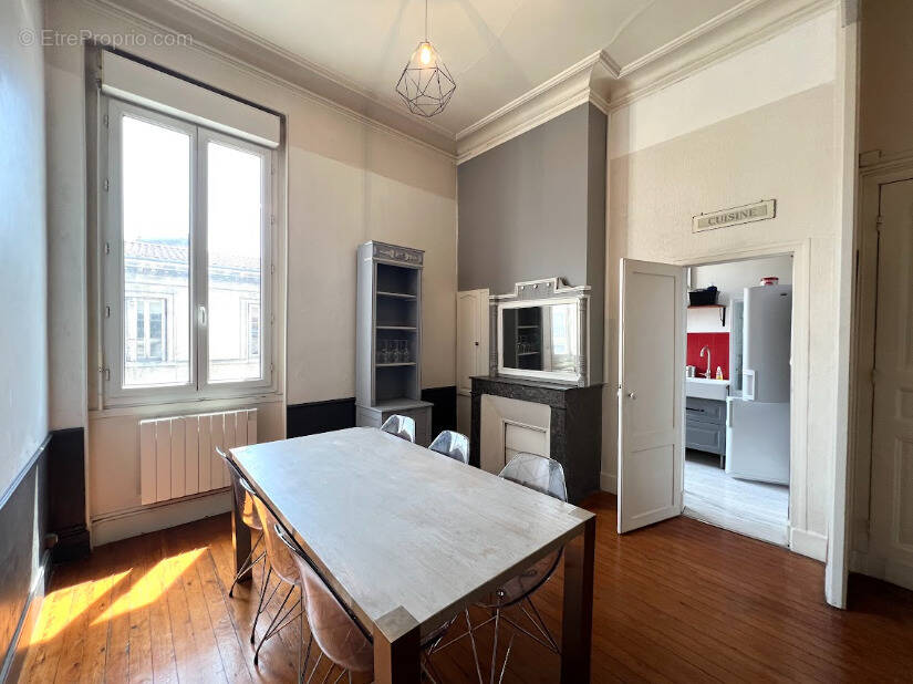 Appartement à BORDEAUX