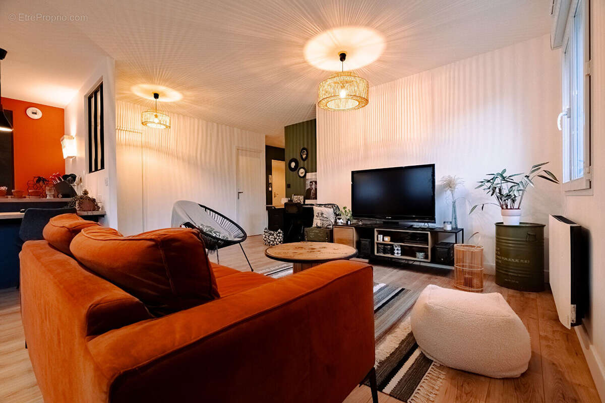 Appartement à LES PONTS-DE-CE