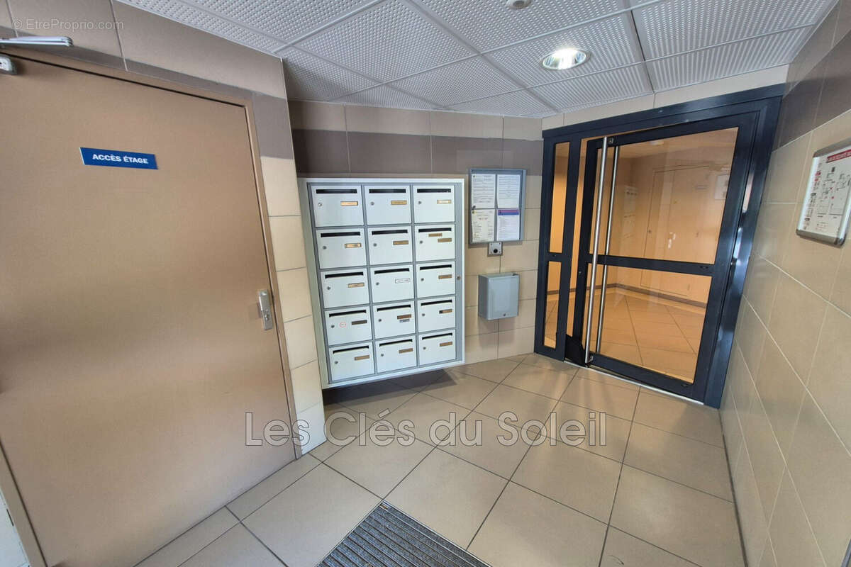 Appartement 69 m² à Toulon  - photo 8