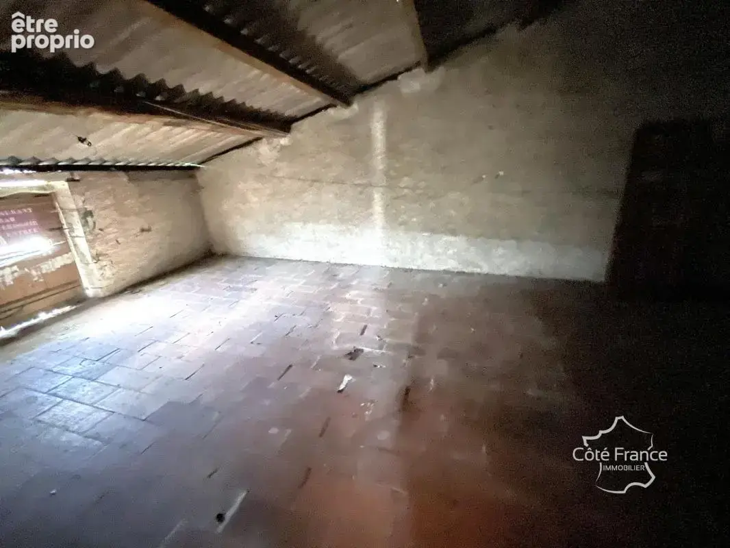Ancien restaurant avec partie habitation et fort potentiel d - photo 8