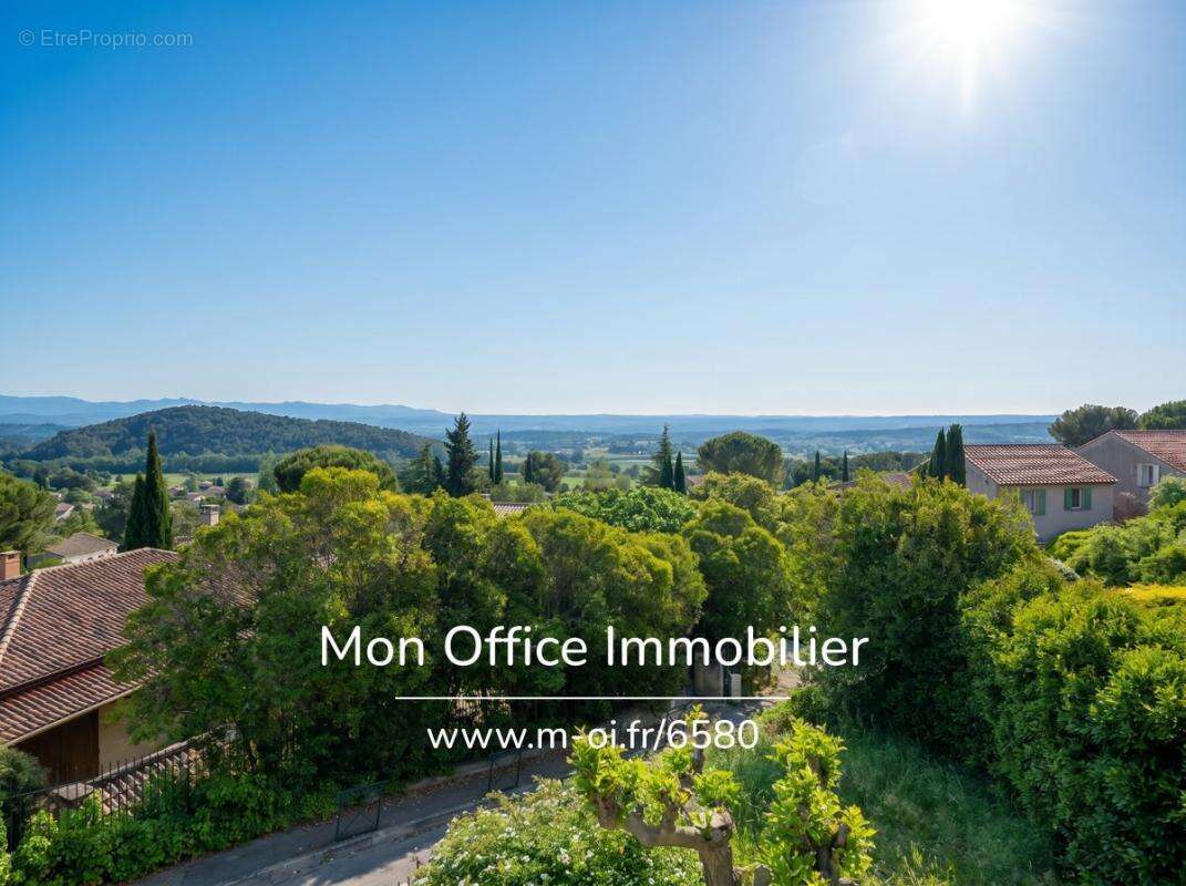 Appartement à EGUILLES