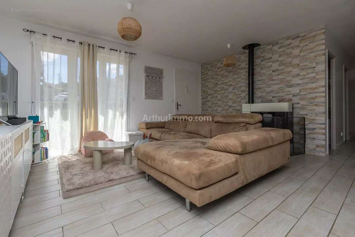 Maison à SOLEYMIEU