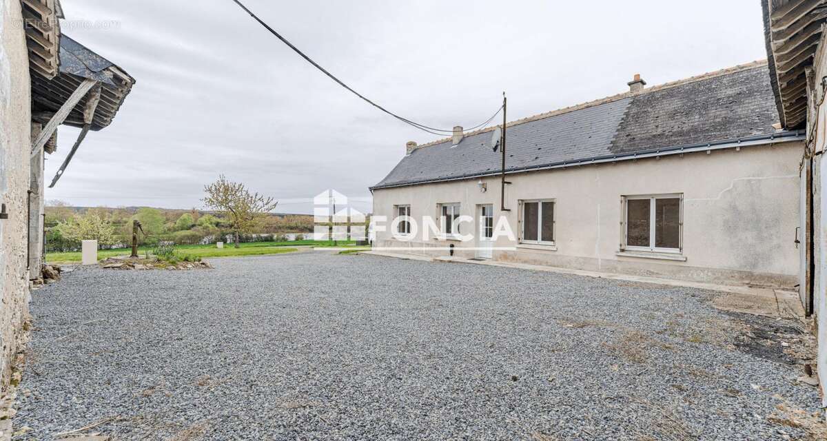 Maison à NEUILLE-PONT-PIERRE