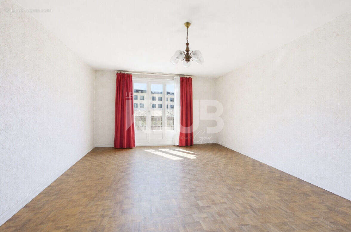 Appartement à MARSEILLE-2E