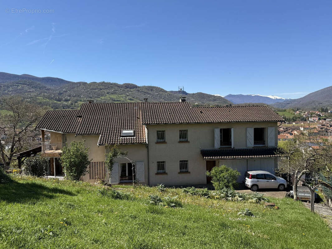 Grande maison familiale dominant Saint Girons 09200 - photo 2