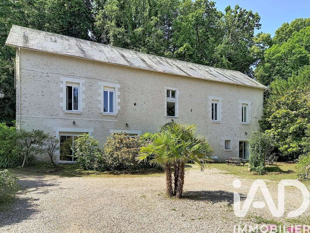 Maison 655 m² à Argenton-Sur-Creuse  - photo 3