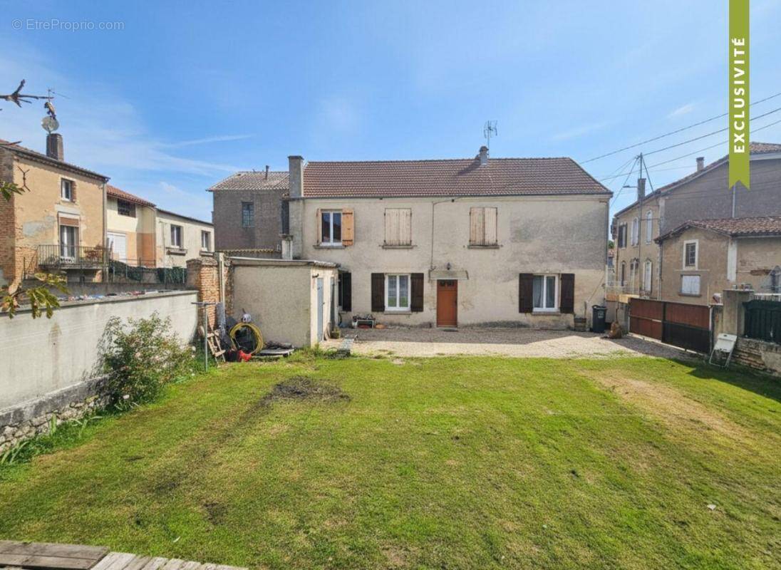 Appartement à SAINTE-LIVRADE-SUR-LOT