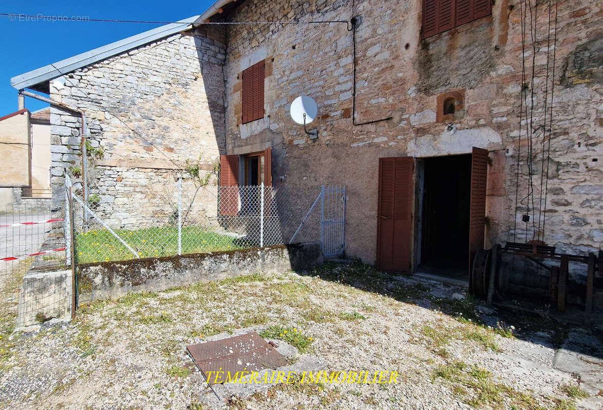SIROD - Maison mitoyenne de 165m2 - photo 12
